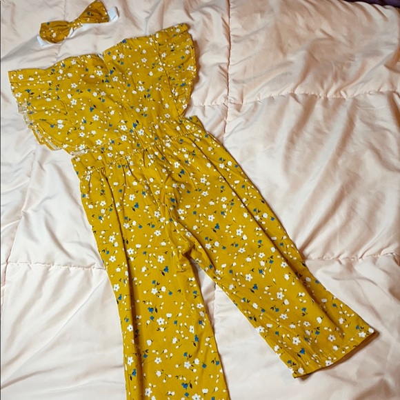 New Ruffle Sleeve Jumpsuit & headband - Picture 6 of 6